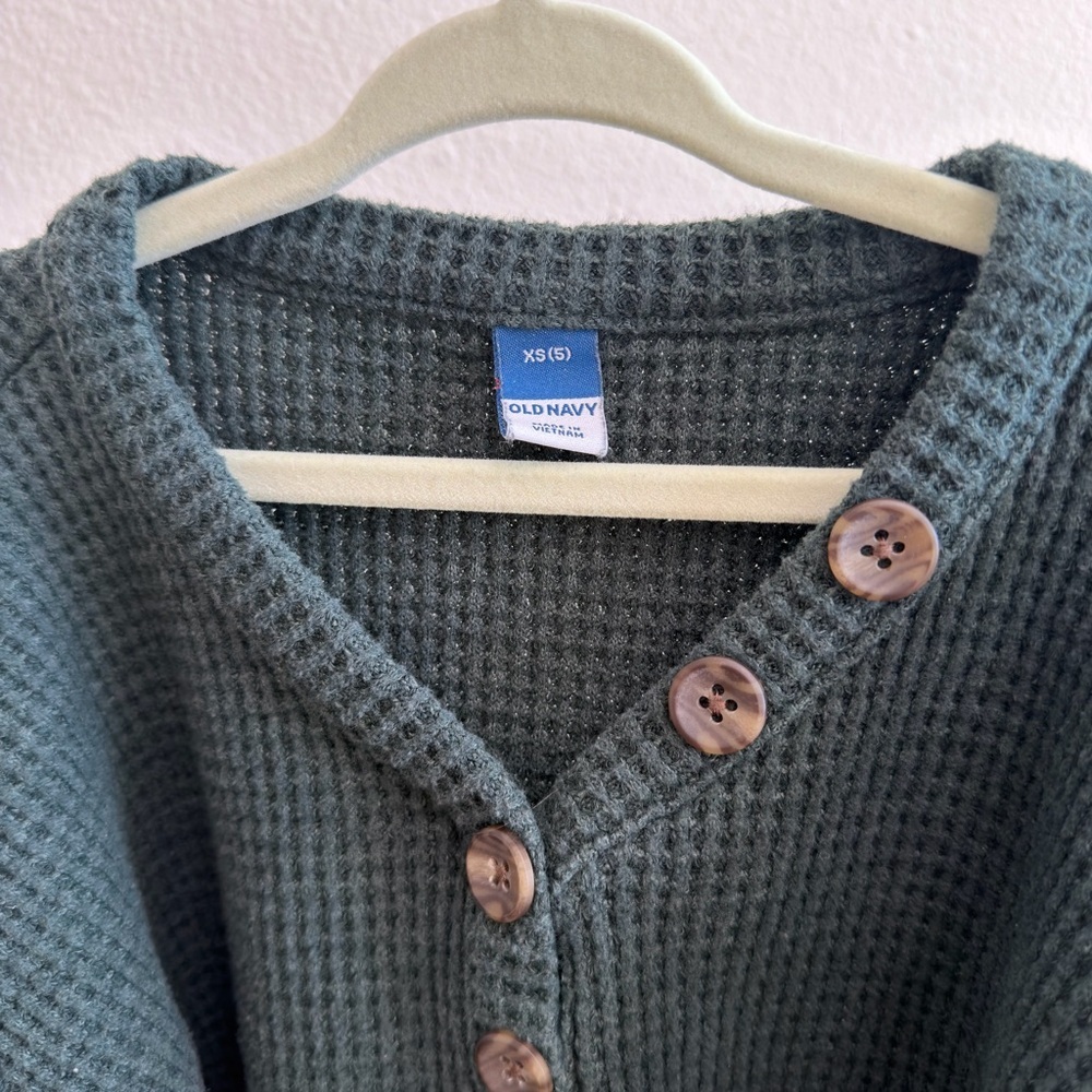Old Navy Girls Green Waffle Knit Henley Sweater XS 5 Cozy Fall - Picture 3 of 5
